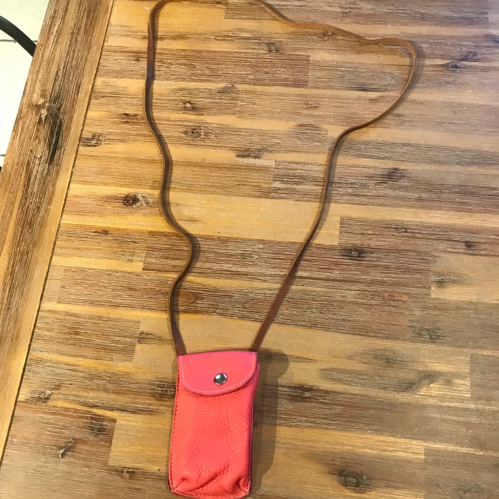 Roots Canada leather crossbody cell phone holder!